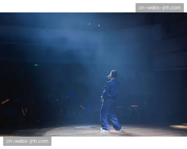 总决赛结束后，场馆保洁团队在两小时内完成场地转换以备演唱会使用
